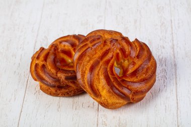 Tatlı tastu topuz reçel ile