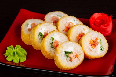 Japon geleneksel rulo somon ile