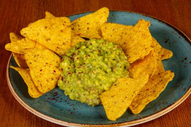 Guacamole soslu cips cips