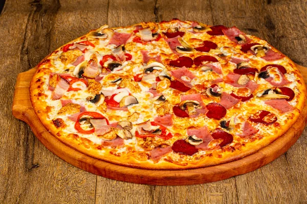 Pizza Kiełbasy Sery — Zdjęcie stockowe