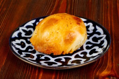 Özbek geleneksel samosa plaka