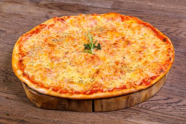 Biberiye servis sıcak Margarita pizza