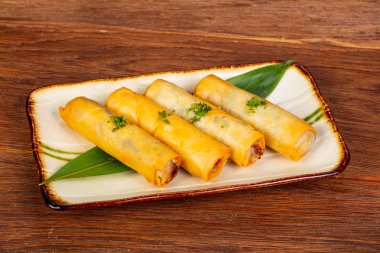 Deniz ürünleri ile Asya böreği