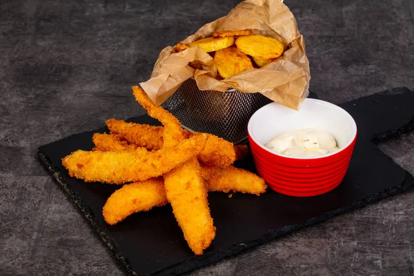 Pescado Patatas Fritas Con Salsa — Foto de Stock