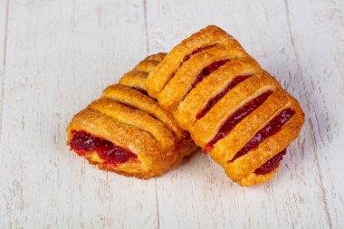 Tatlı tastu topuz reçel ile