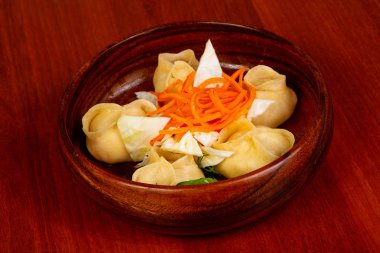 Özbek geleneksel köfte - etli Mantı