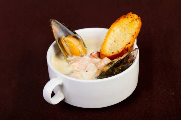 Mussel and salmon cream soup — Stock Image Mussel Salmon Cream Soup Stock Picture