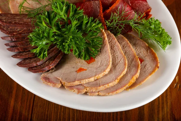 Et tabağı - dil, sığır eti, tavuk