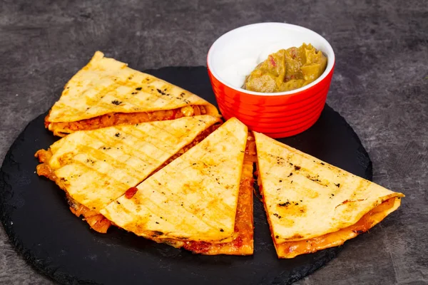 Mexican quesadilla tortilla - et, sebze