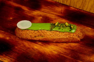 Tatlı lezzetli pasta krema ile 