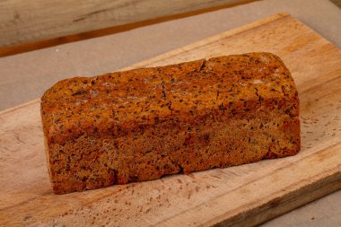 Ev yapımı lezzetli ekmek ahşap arka plan üzerine