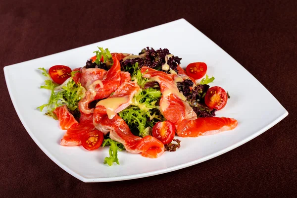 Insalata Salmone Con Salsa Senape Verdure — Foto Stock