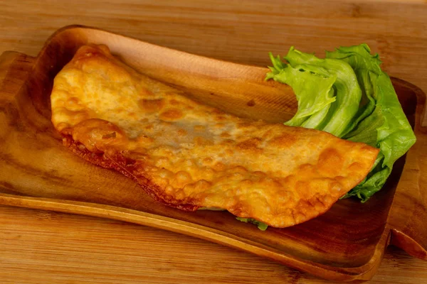 Cheburek Saboroso Suculento Com Carne — Fotografia de Stock