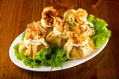 Et ile doldurulmuş krep