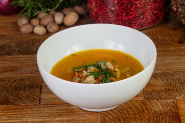 İştah açıcı kase tavuk çorbası