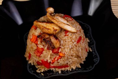 Tyahan Tavuk lezzetli tabak