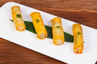 Deniz ürünleri ile Asya böreği