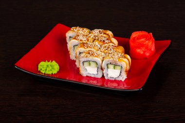 Yılan balığı ile Japon geleneksel rulo