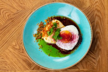 Yumurta ve patates ezdim kızarmış biftek