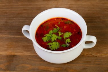 Et çorbası Rus solyanka