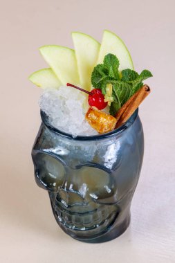 Mojito elma ve tarçın ile