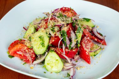 Gürcü salatası soğan ve sebze