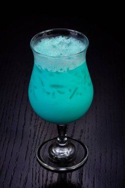 Tatlı nane milkshake bardak