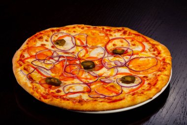 Soğan ile lezzetli Meksikalı pizzacı