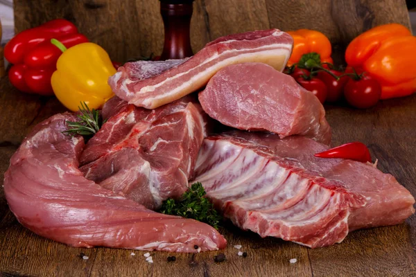 Carne Maiale Cruda Sfondo Legno — Foto Stock