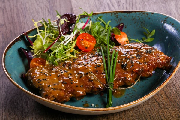 Roasted Pork Ribs Salad Tomato — Stock Photo, Image