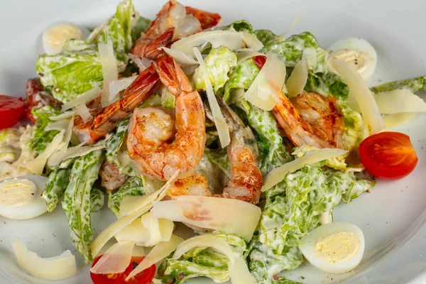 Karides lezzetli Sezar salatası