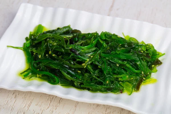 Marrinated yosun lezzetli tabak