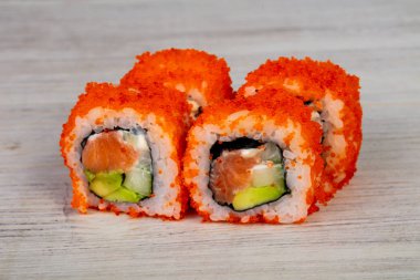 Japon geleneksel rulo somon ile