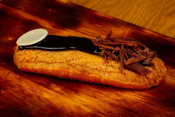 Tatlı lezzetli pasta krema ile 