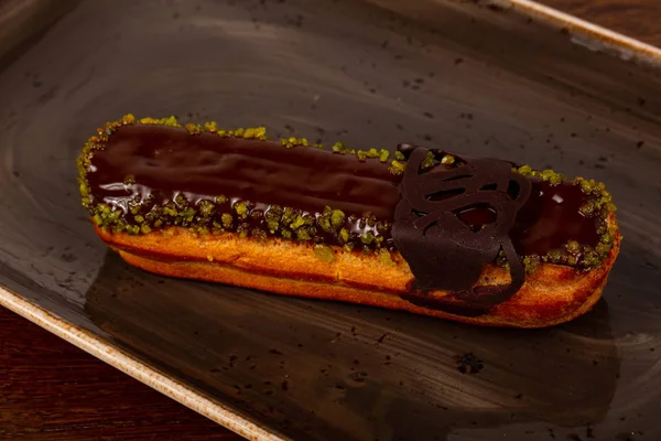 Lezzetli tatlı pasta krema ile