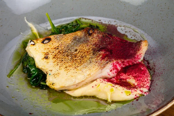 Pike perch fillet with sauce — Stock Image Pike Perch Fillet Sauce Stock Photo