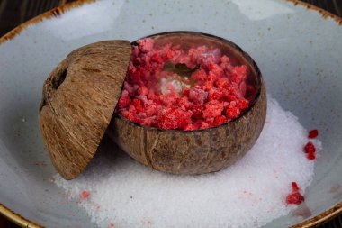 Hindistan cevizi ile shugar tatlı