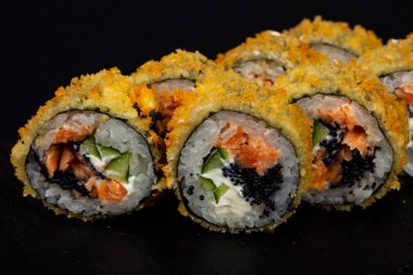 Japon sıcak tempura rulo ile balık