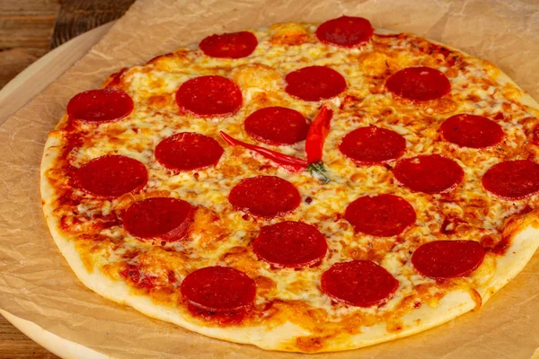 Délicieuse Pizza Peperoni Poivre — Photo