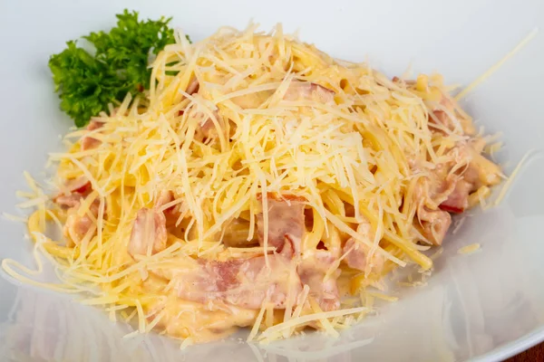 Sabrosa Pasta Carbonara Con Jamón Queso —  Fotos de Stock