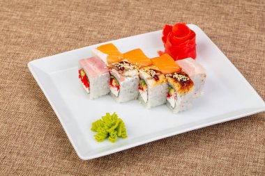 Pastırma ile Japon geleneksel rulo