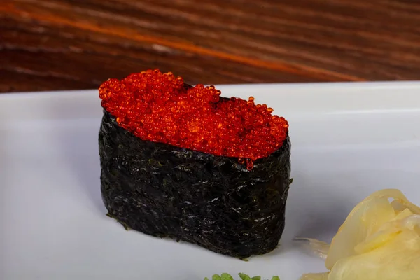 Japonés Sushi Gunkan Con Tobiko — Foto de Stock