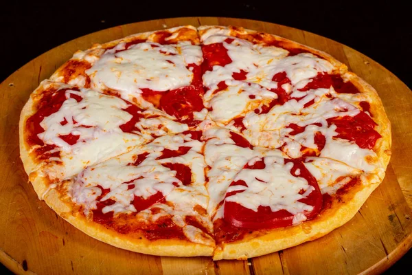 Pizza Margarita Com Queijo Tomate — Fotografia de Stock