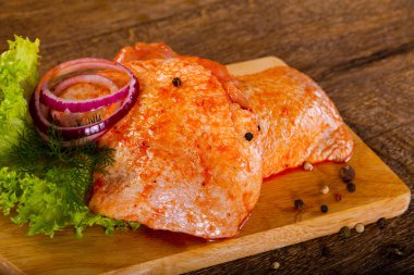 Marine edilmiş tavuk uyluk için ızgara ve Barbekü