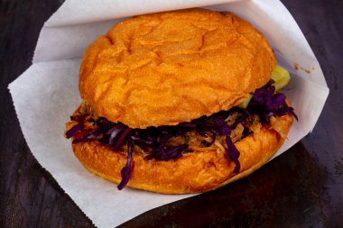 Burger çekti domuz eti ve lahana