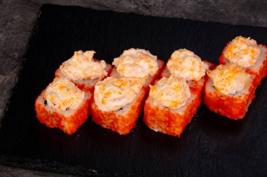 Japonca rulo ile pirinç pişmiş