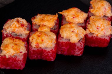 Japonca rulo ile pirinç pişmiş