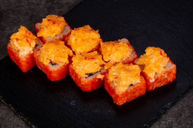 Japonca rulo ile pirinç pişmiş