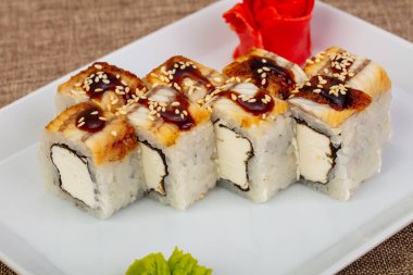 Japon geleneksel soğuk yılan balığı rulo