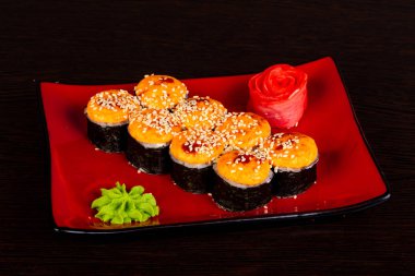 Yılan balığı ile Japon geleneksel rulo